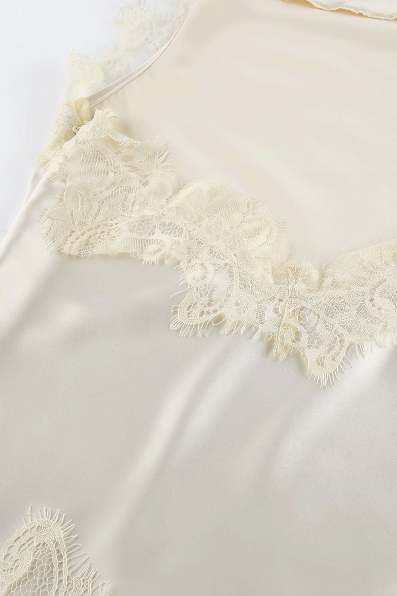 SOERA Bianca Lace Halter Mini Dress - Dress - M