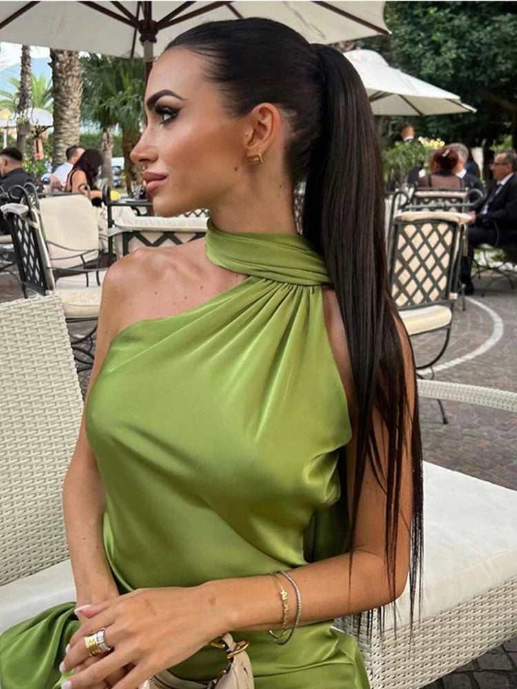 Yanna halterneck rygløs satin kjole