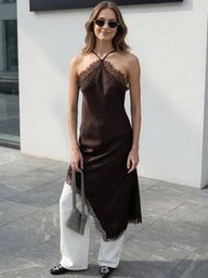 Natalie off-shoulder midi kjole med blonder