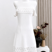 Morgan off-shoulder hæklet minikjole