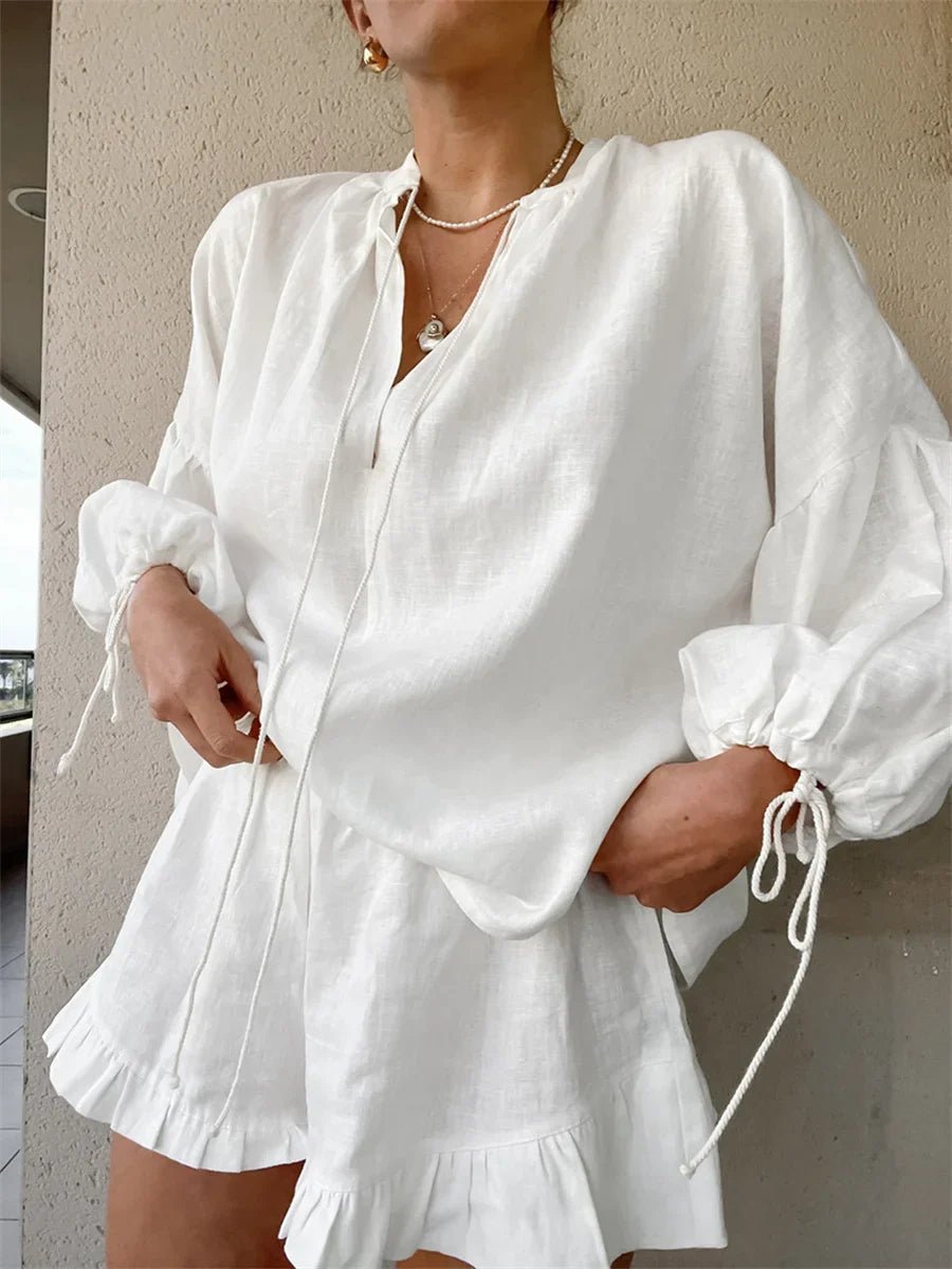 Sabrina sæt med flæse-shorts